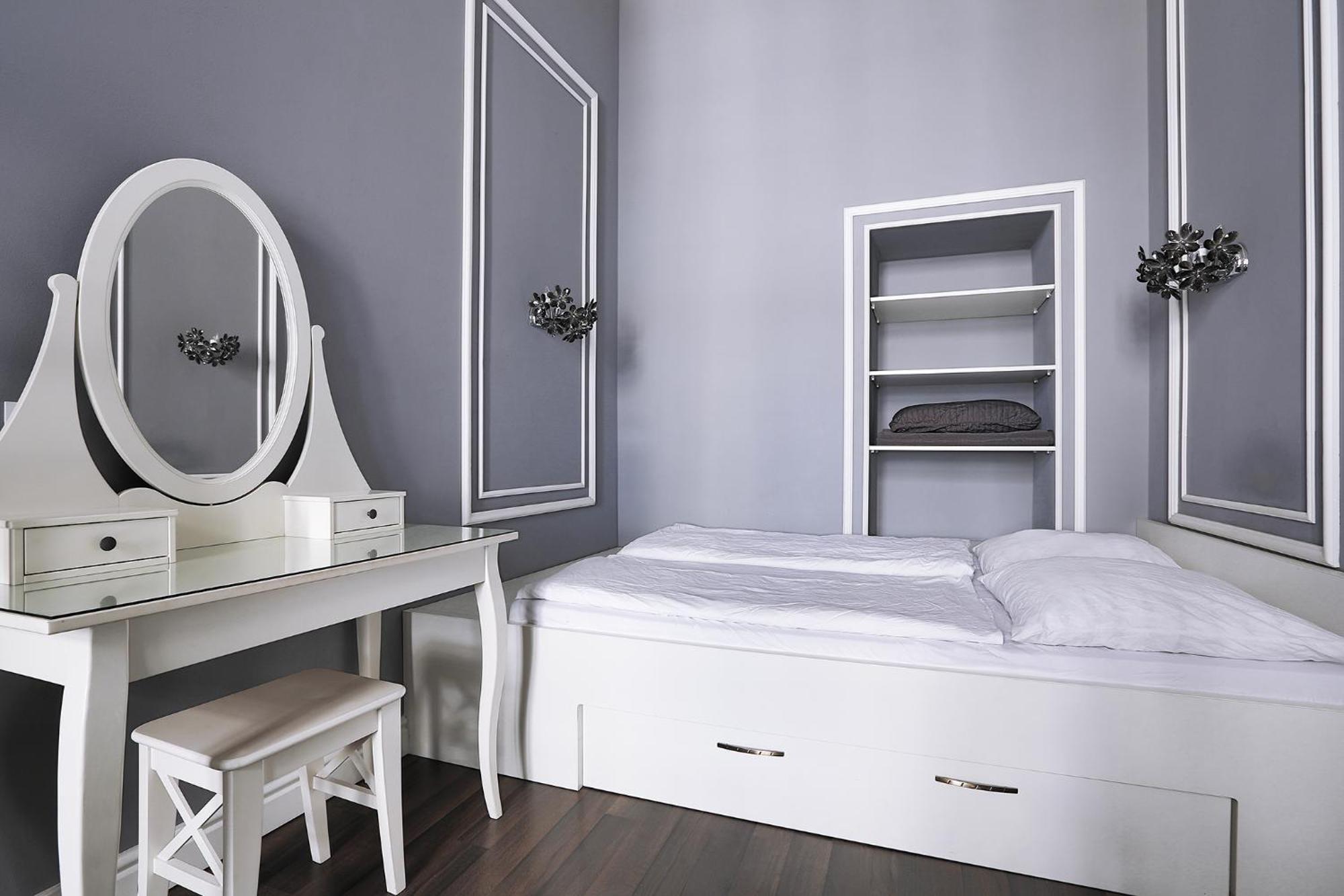 Two-bedroom Haven In The Old Town Apartmán *